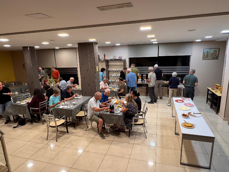 Ampliar Desayuno Buffet